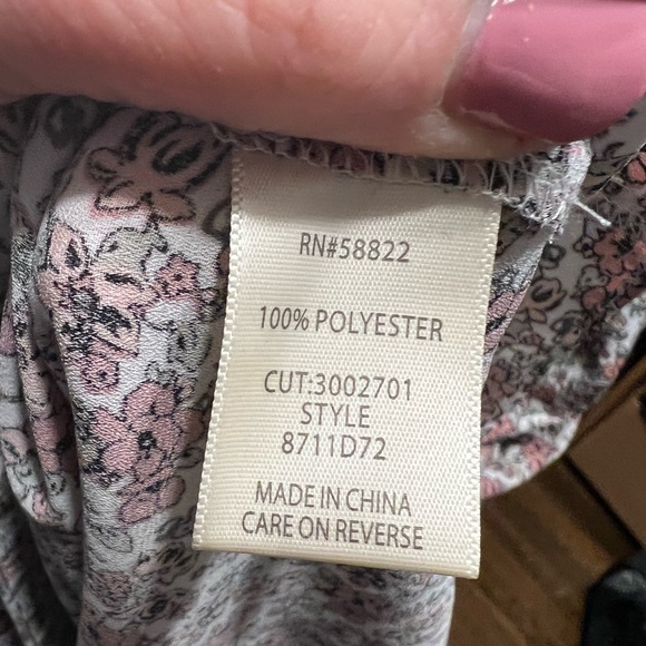 Max Studio Blouse. Size XL. NWT - Picture 2 of 2